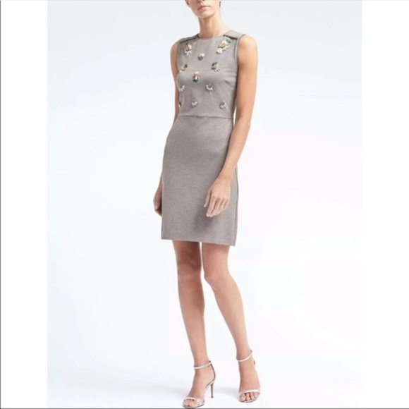 Banana Republic Dresses & Skirts - NWT Banana Republic Knit Sequined Pineapple Dress